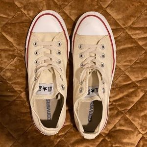 Women’s 8.5 converse